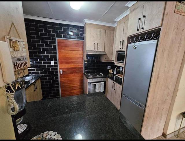 2 BEDROOM HOUSE FOR SALE IN CLAYVILLE